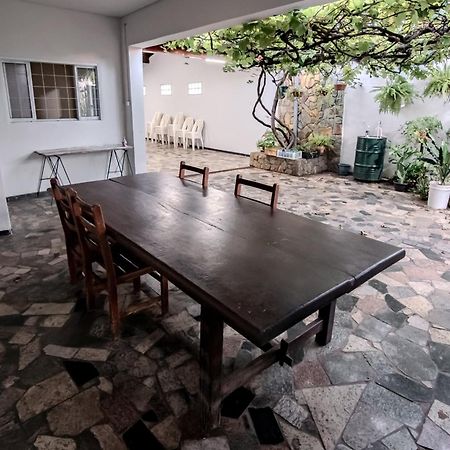 Pousada Roosevelt Suite 01 - Pousada Central Prox Rodoviaria E Dist Industrial Uberlândia Eksteriør billede