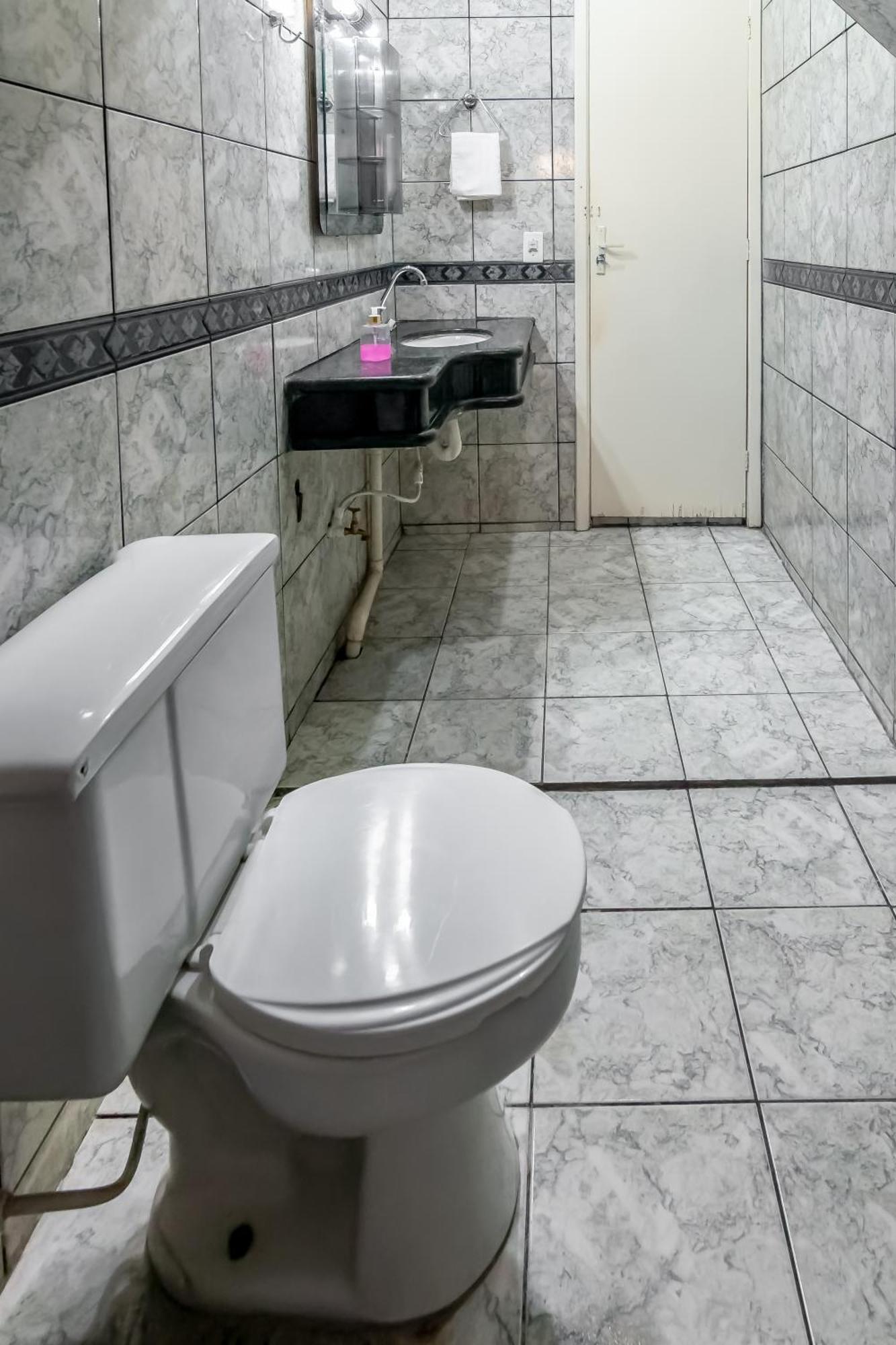 Pousada Roosevelt Suite 01 - Pousada Central Prox Rodoviaria E Dist Industrial Uberlândia Eksteriør billede